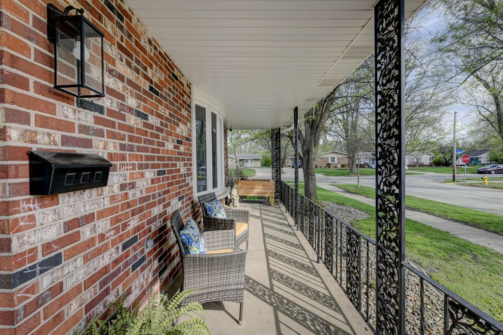 Photo of 1637 Holly Lane, Munster, IN 46321 (MLS # 837338)