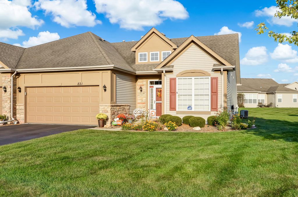 Photo of 821 Grand Haven Way, Schererville, IN 46375 (MLS # 834096)