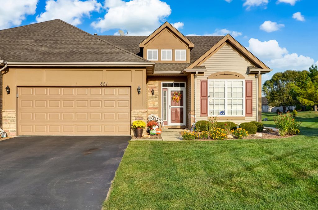 Photo of 821 Grand Haven Way, Schererville, IN 46375 (MLS # 834096)