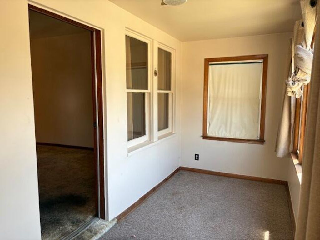 Photo of 1519 Roberts Avenue, Whiting, IN 46394 (MLS # 837390)