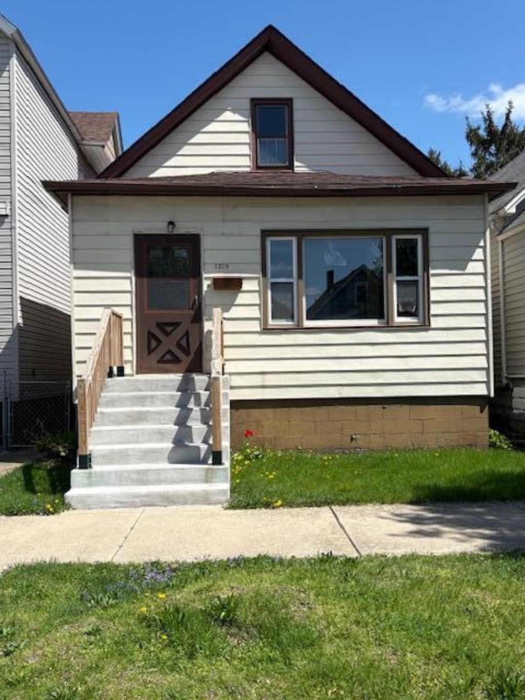 Photo of 1519 Roberts Avenue, Whiting, IN 46394 (MLS # 837390)