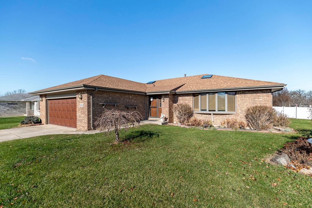 Photo of 12680 Rosewood Court, Saint John, IN 46373 (MLS # 831396)