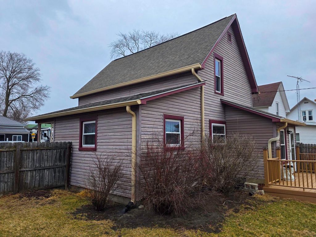 Photo of 125 E Broadway Street, Brook, IN 47922 (MLS # 834446)