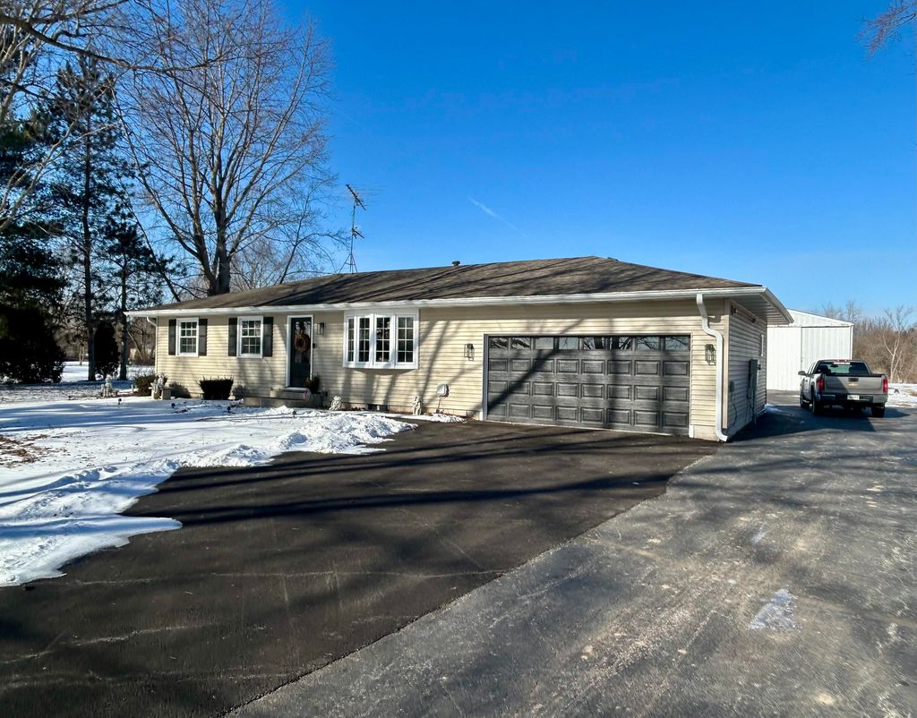 Photo of 453 W 300 S, Valparaiso, IN 46385 (MLS # 833254)