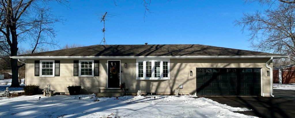 Photo of 453 W 300 S, Valparaiso, IN 46385 (MLS # 833254)