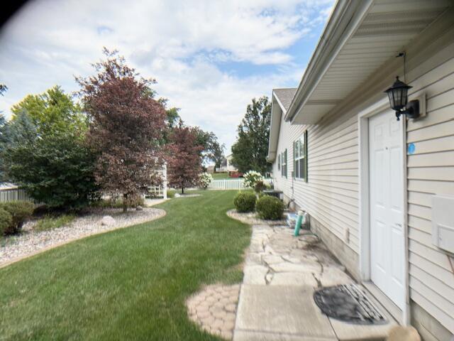 5828 Iris Lane