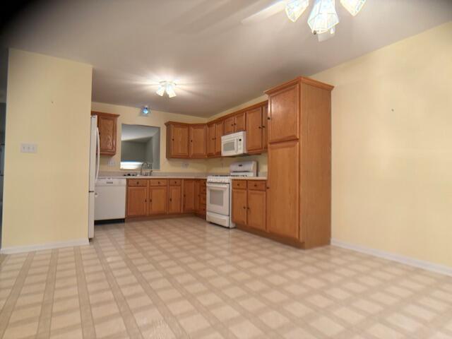 5828 Iris Lane