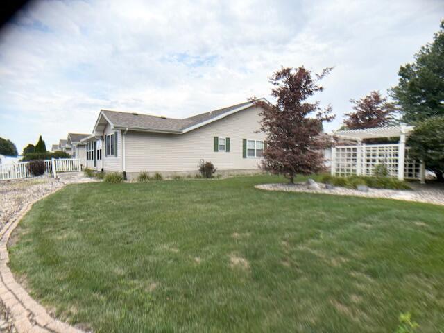 5828 Iris Lane