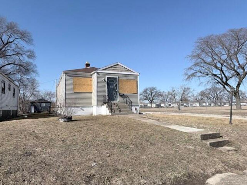 Photo of 2300 Fillmore Street, Gary, IN 46407 (MLS # 835496)
