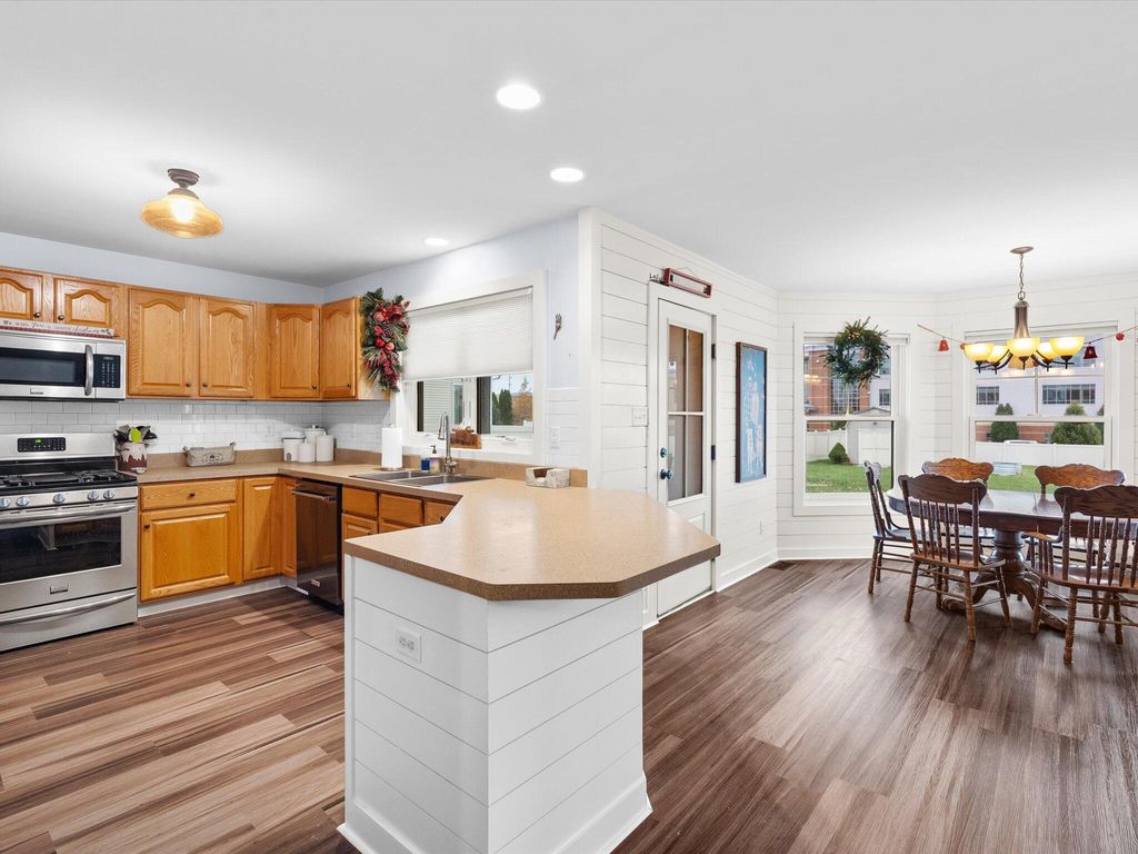 Photo of 8407 Heron Lake Road, Saint John, IN 46373 (MLS # 831206)