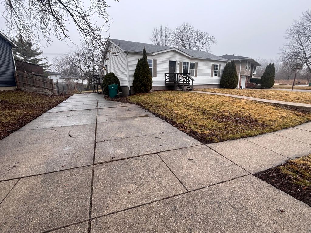 Photo of 2394 W 61st Place, Merrillville, IN 46410 (MLS # 835212)