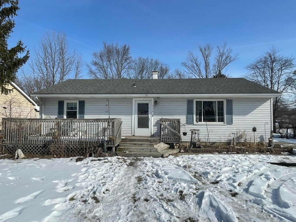 Photo of 332 Maple Street, Crown Point, IN 46307 (MLS # 833897)