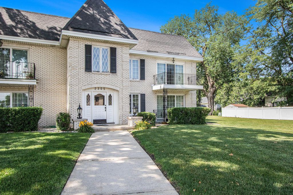 Photo of 2305 Martha Street #D2, Highland, IN 46322 (MLS # 834591)