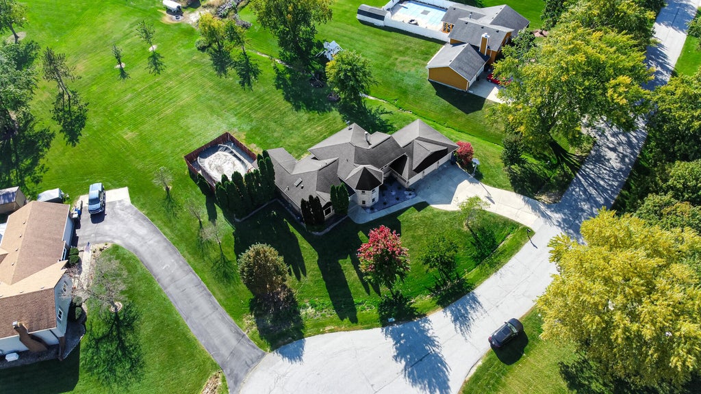 Photo of 7657 71st Court, Hobart, IN 46342 (MLS # 846812)