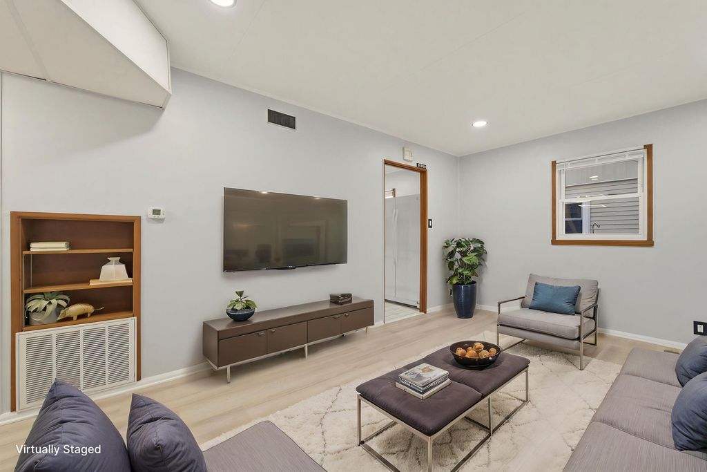 Photo of 1115 Springland Avenue, Michigan City, IN 46360 (MLS # 835285)