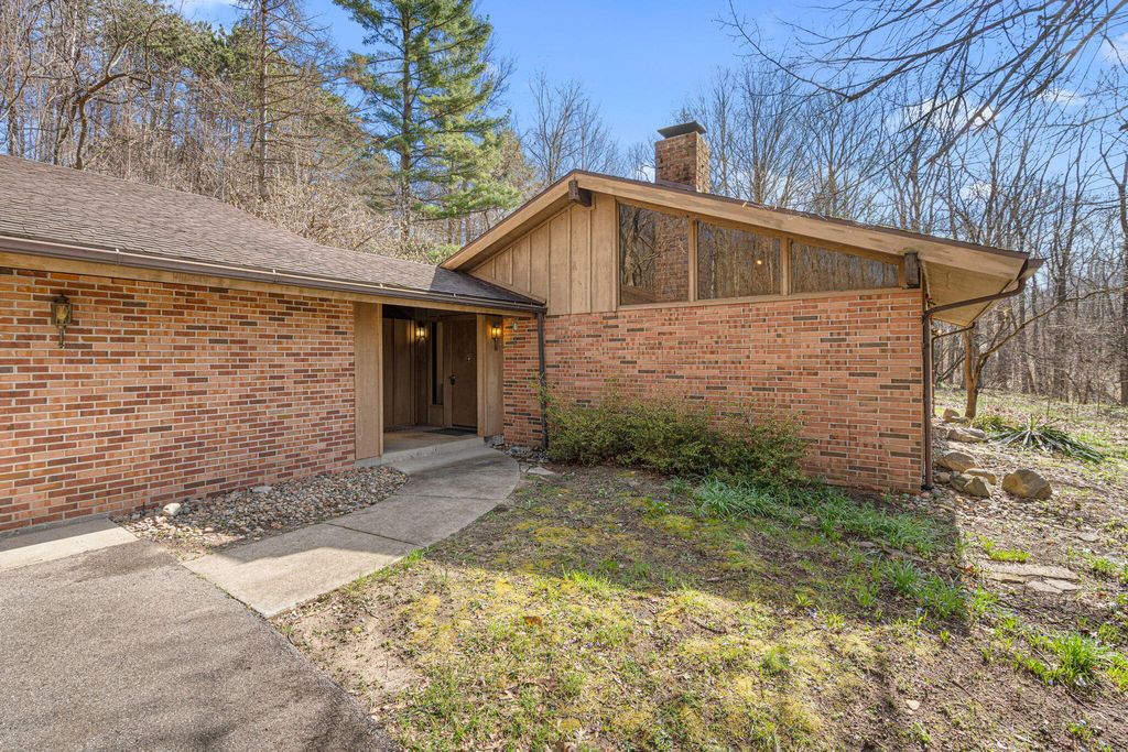 Photo of 2671 E 800 N, La Porte, IN 46350 (MLS # 836909)