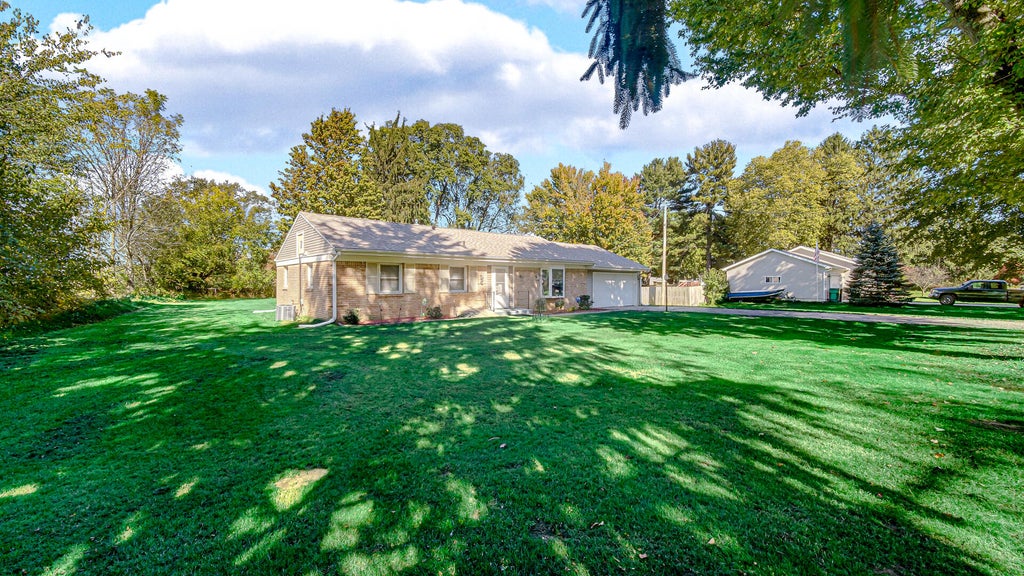 Photo of 11191 Dragoon Trail, Mishawaka, IN 46544 (MLS # 847094)
