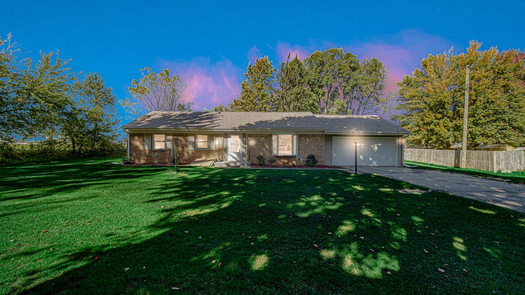 Photo of 11191 Dragoon Trail, Mishawaka, IN 46544 (MLS # 847094)
