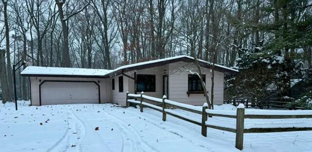 Photo of 208 Pokagon Drive, Michiana Shores, IN 46360 (MLS # 831512)