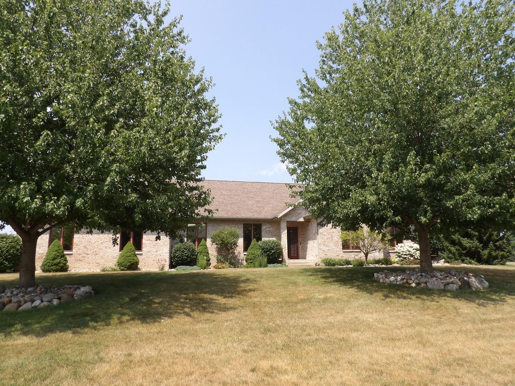 Photo of 2776 W Hogan Avenue, La Porte, IN 46350 (MLS # 831817)