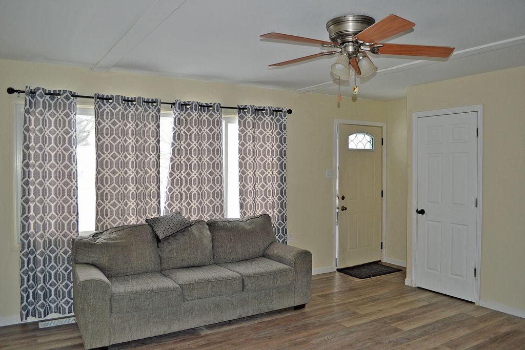 Photo of 740 Imperial Road, Valparaiso, IN 46385 (MLS # 832733)