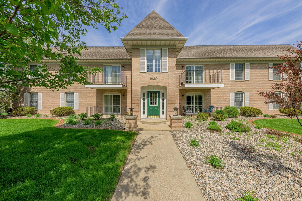 Photo of 2629 Georgetowne Drive #A1, Highland, IN 46322 (MLS # 837880)