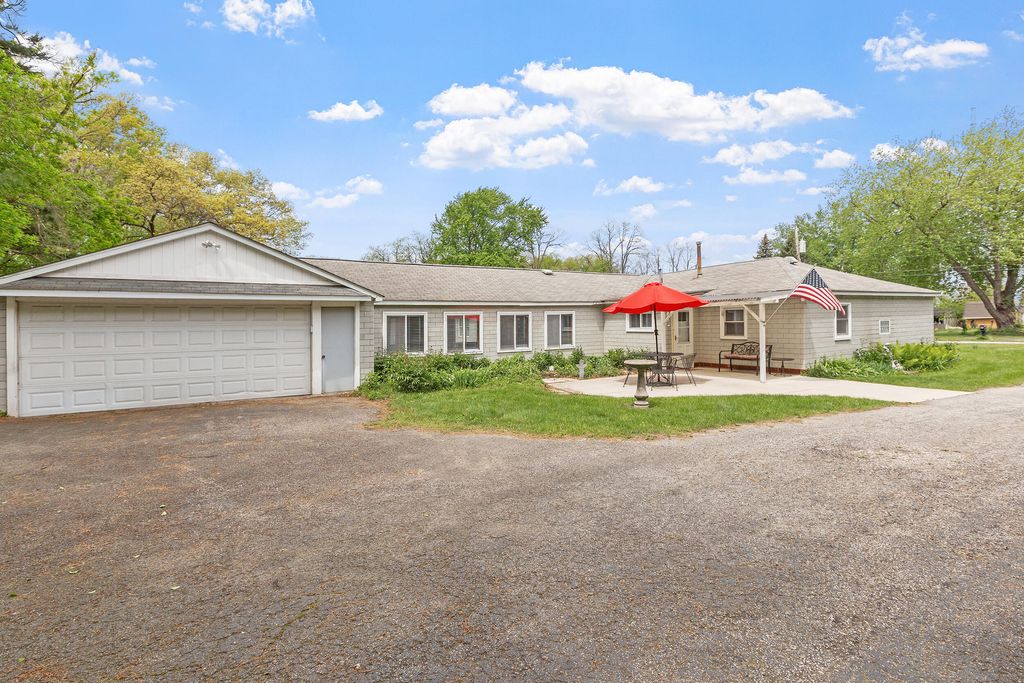 Photo of 6043 Cardinal Avenue, Portage, IN 46368 (MLS # 838614)