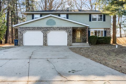 424 Laurel Drive, Trail Creek, IN 46360 - #: 814831