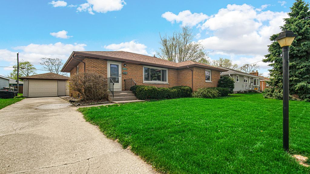 Photo of 3232 Laporte Avenue, Highland, IN 46322 (MLS # 837203)