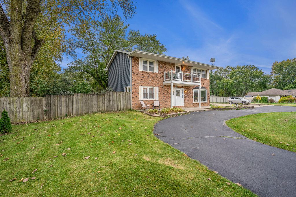 Photo of 11401 W 78th Court, Saint John, IN 46373 (MLS # 829443)