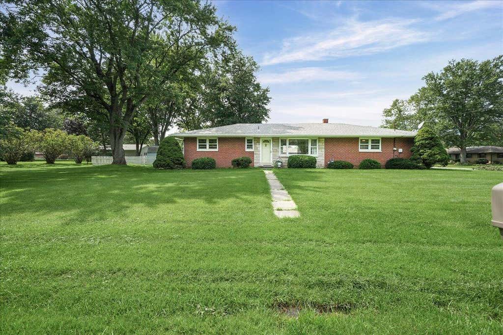 Photo of 3605 Sunset Drive, Valparaiso, IN 46383 (MLS # 844033)