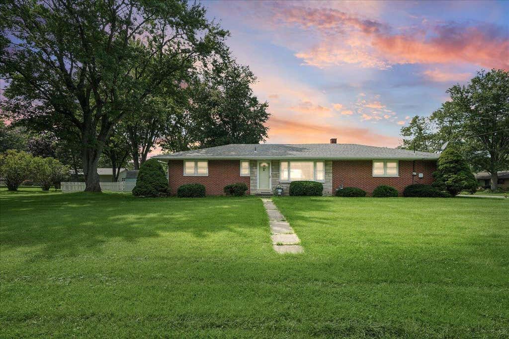 Photo of 3605 Sunset Drive, Valparaiso, IN 46383 (MLS # 844033)