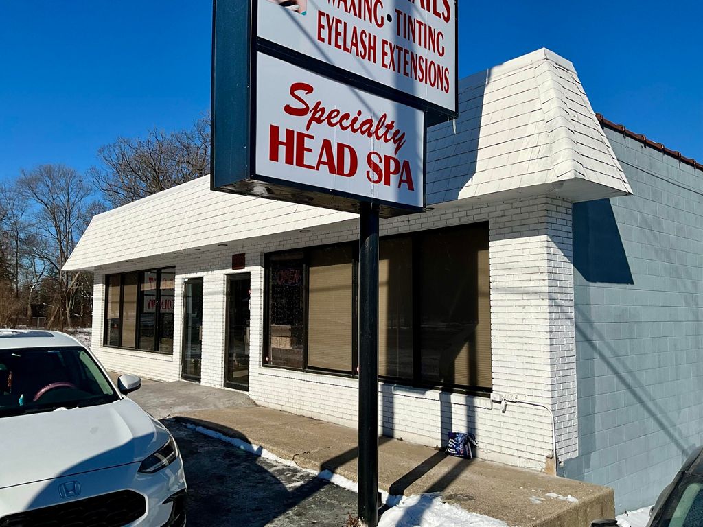 Photo of 1312 W Lincoln Highway, Schererville, IN 46375 (MLS # 833760)