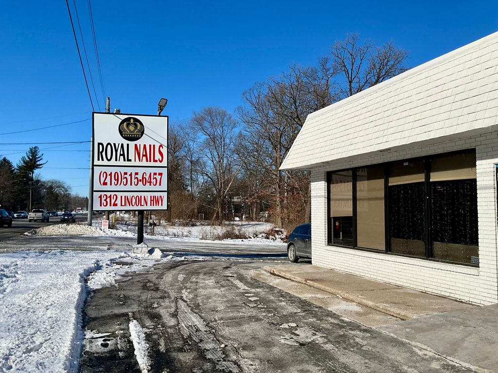 Photo of 1312 W Lincoln Highway, Schererville, IN 46375 (MLS # 833760)