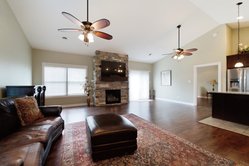 Photo of 9389 W 107th Place, Saint John, IN 46373 (MLS # 844562)