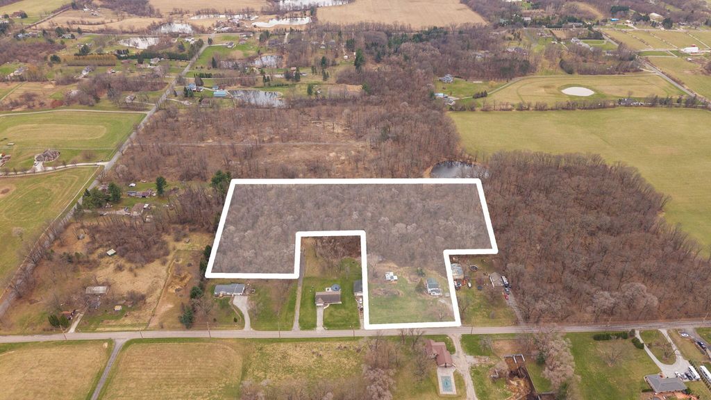 Photo of 720 W 100 N, Valparaiso, IN 46385 (MLS # 836070)