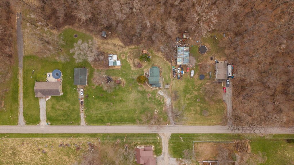 Photo of 720 W 100 N, Valparaiso, IN 46385 (MLS # 836070)