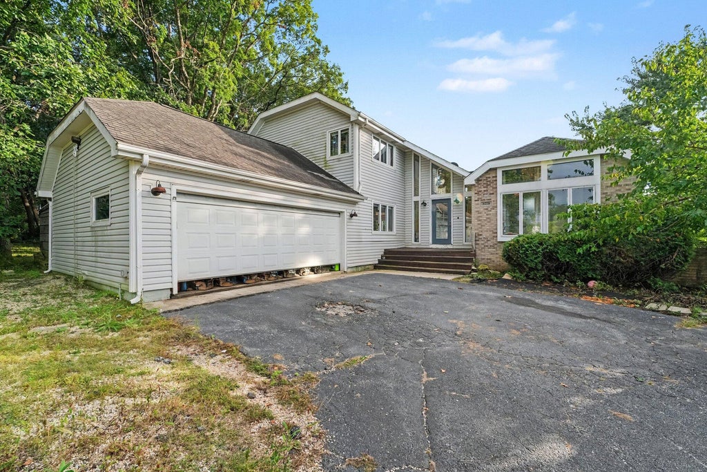 Photo of 11276 Gerry Court, Crown Point, IN 46307 (MLS # 846102)