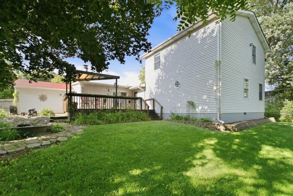 Photo of 1402 Wood Street, Valparaiso, IN 46383 (MLS # 841699)