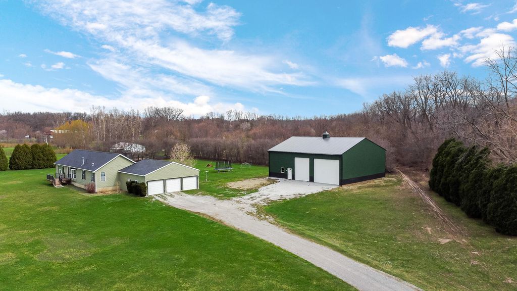 Photo of 3921 N 350 E, Rolling Prairie, IN 46371 (MLS # 836032)
