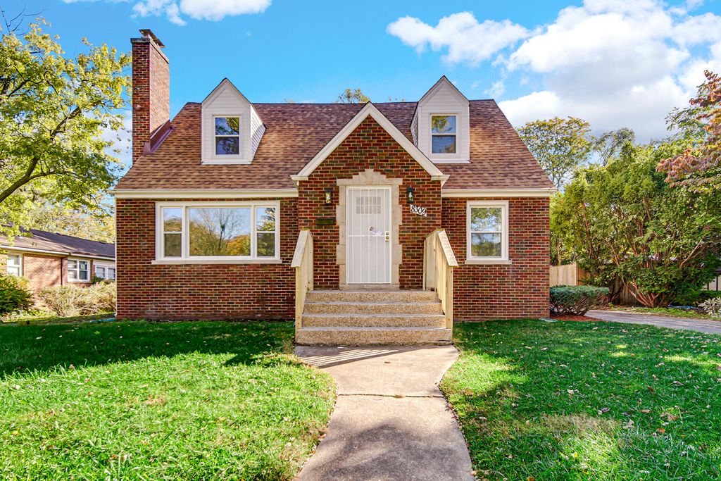 Photo of 8309 Northcote Avenue, Munster, IN 46321 (MLS # 832622)