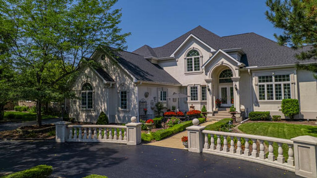 Photo of 836 Royal Dublin Lane, Dyer, IN 46311 (MLS # 832485)