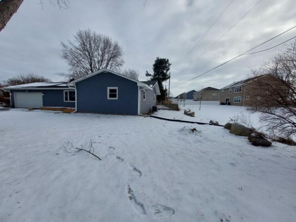 Photo of 4806 Lynn Lane, Valparaiso, IN 46383 (MLS # 832411)