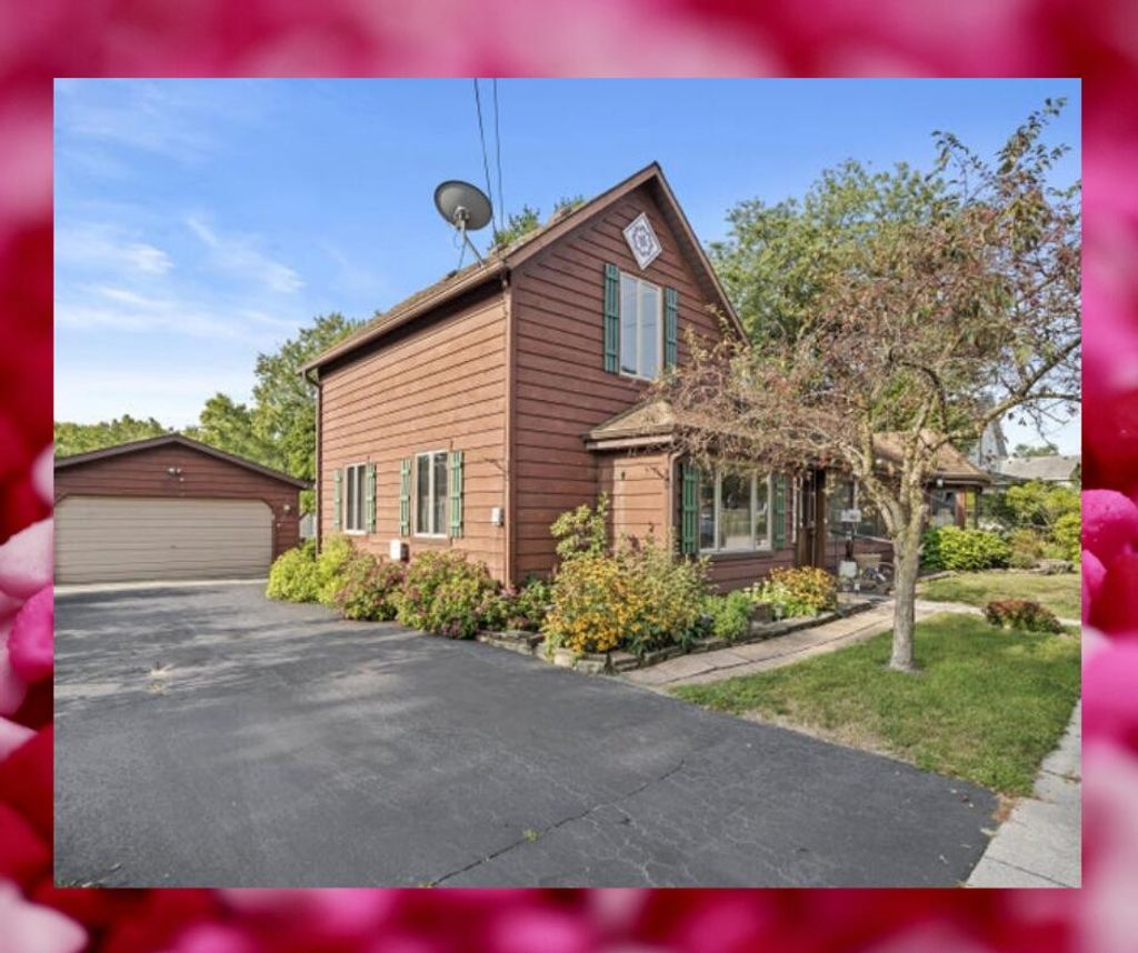 Photo of 420 E Main Street, Lowell, IN 46356 (MLS # 833427)