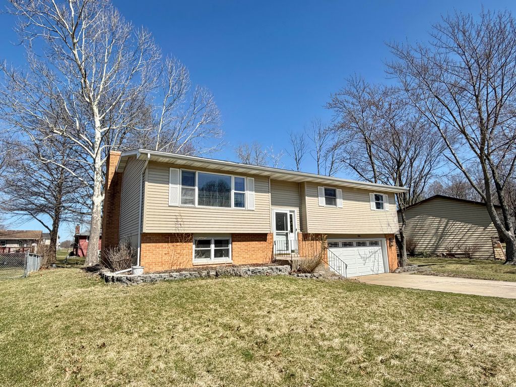Photo of 3063 Parkwood Place, Crown Point, IN 46307 (MLS # 835944)