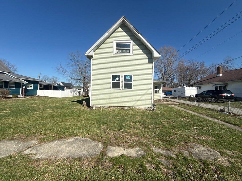 Photo of 1322 S E Street, Elwood, IN 46036 (MLS # 835602)