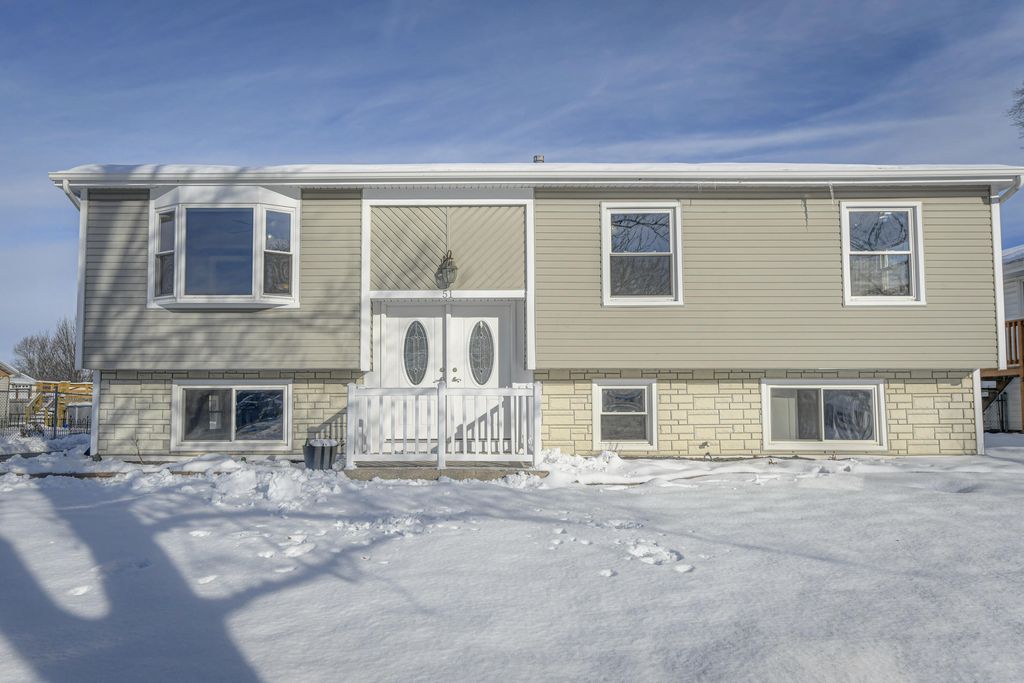 Photo of 51 Monticello Drive, Dyer, IN 46311 (MLS # 831721)