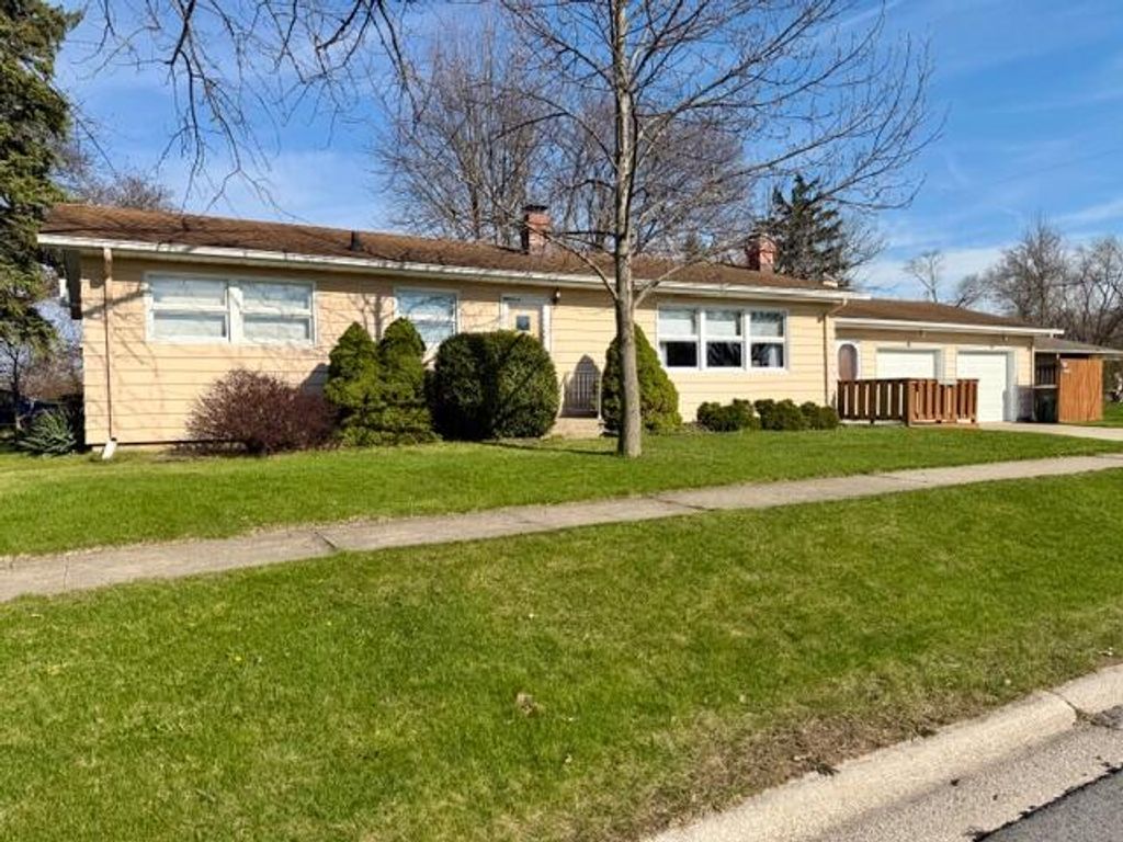 Photo of 1806 Beulah Vista Boulevard, Valparaiso, IN 46383 (MLS # 836721)