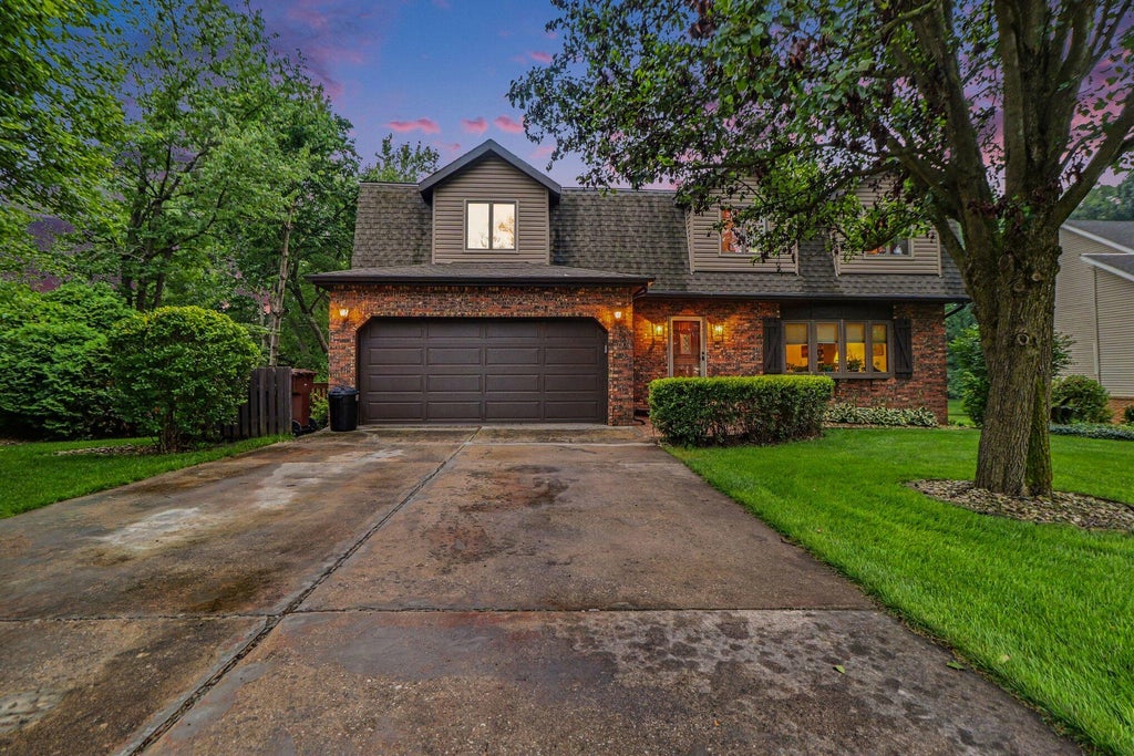 Photo of 428 Pickwick Place, Valparaiso, IN 46385 (MLS # 843827)