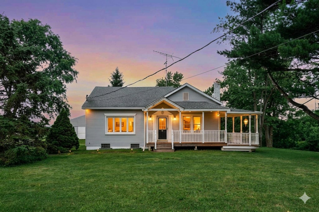Photo of 8240 Randolph Street, Crown Point, IN 46307 (MLS # 840884)